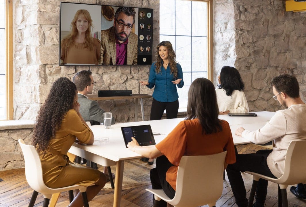 Lenovo ThinkSmart One im Einsatz in einem Konferenzraum